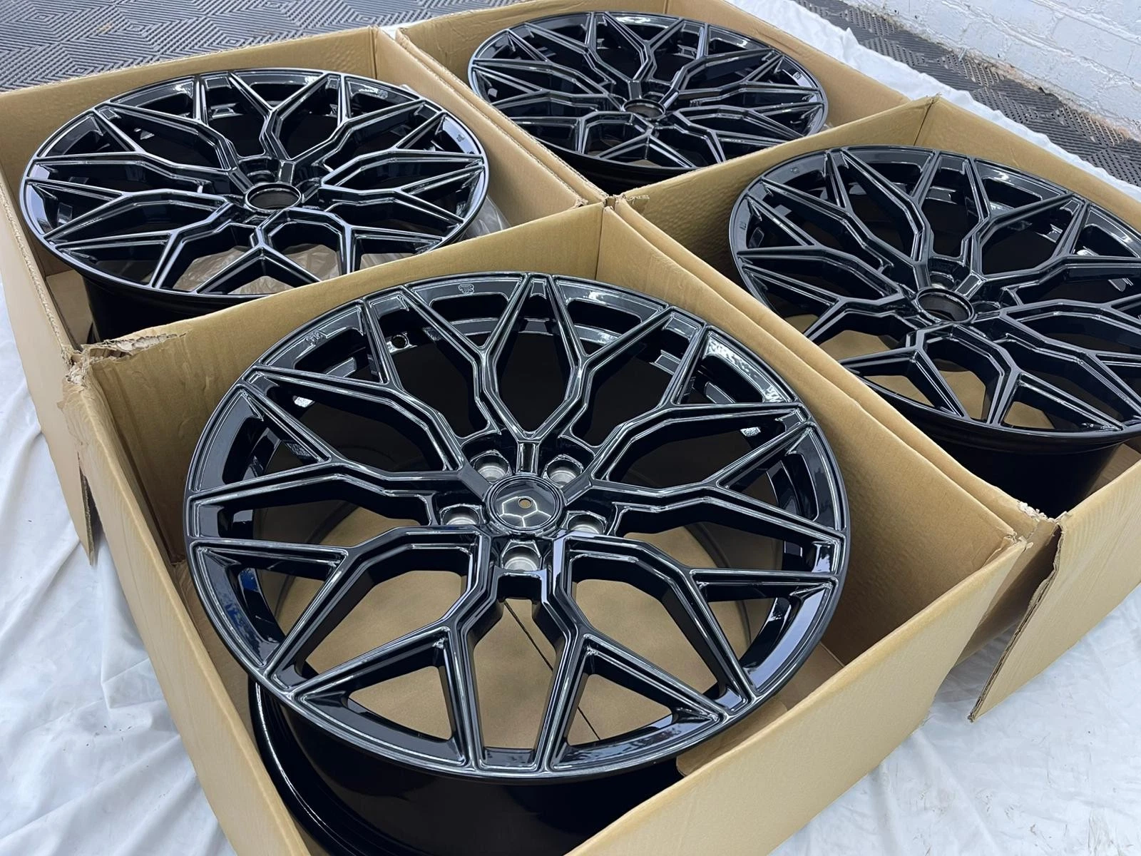 4├ù 19" Vossen Style Alloys ÔÇö Gloss Black ÔÇö Fits BMW, Audi, Mercedes & VW - Image 2