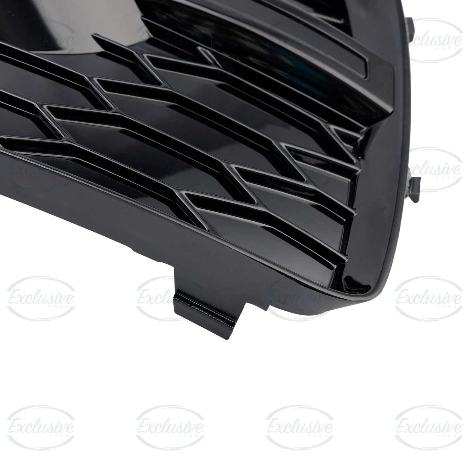 Audi Q3 8U (2011-2015) ÔÇö Gloss Black Honeycomb RSQ3 Style Grille & Fog Lights - Image 9