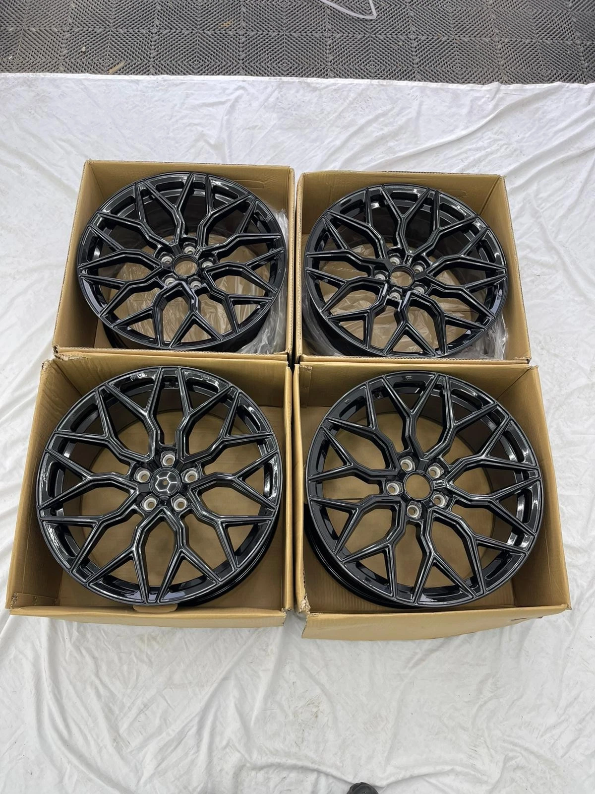 4├ù 19" Vossen Style Alloys ÔÇö Gloss Black ÔÇö Fits BMW, Audi, Mercedes & VW