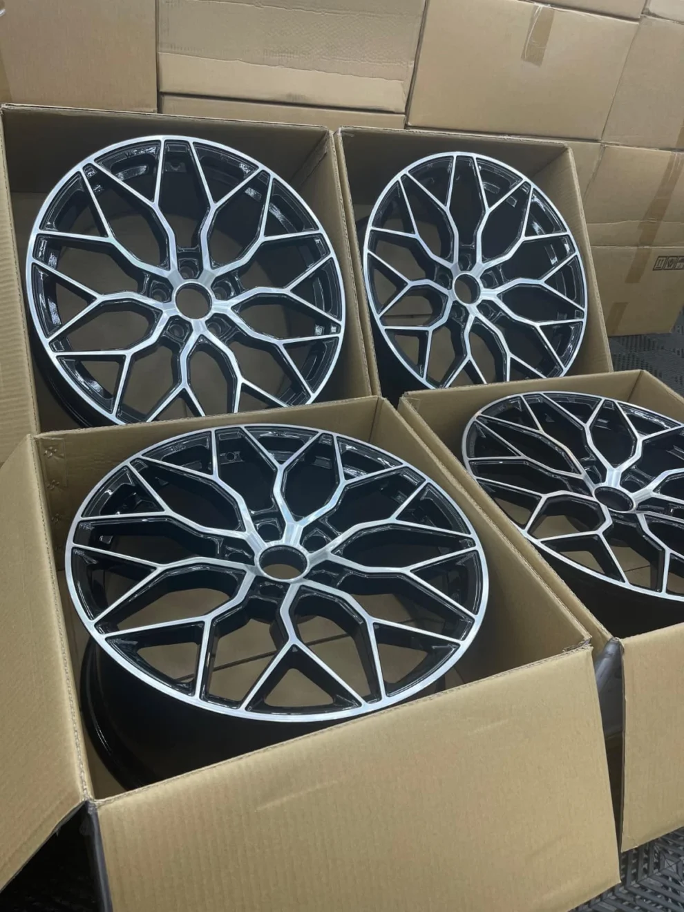 4× 19" Vossen Style Alloys - Gloss Black