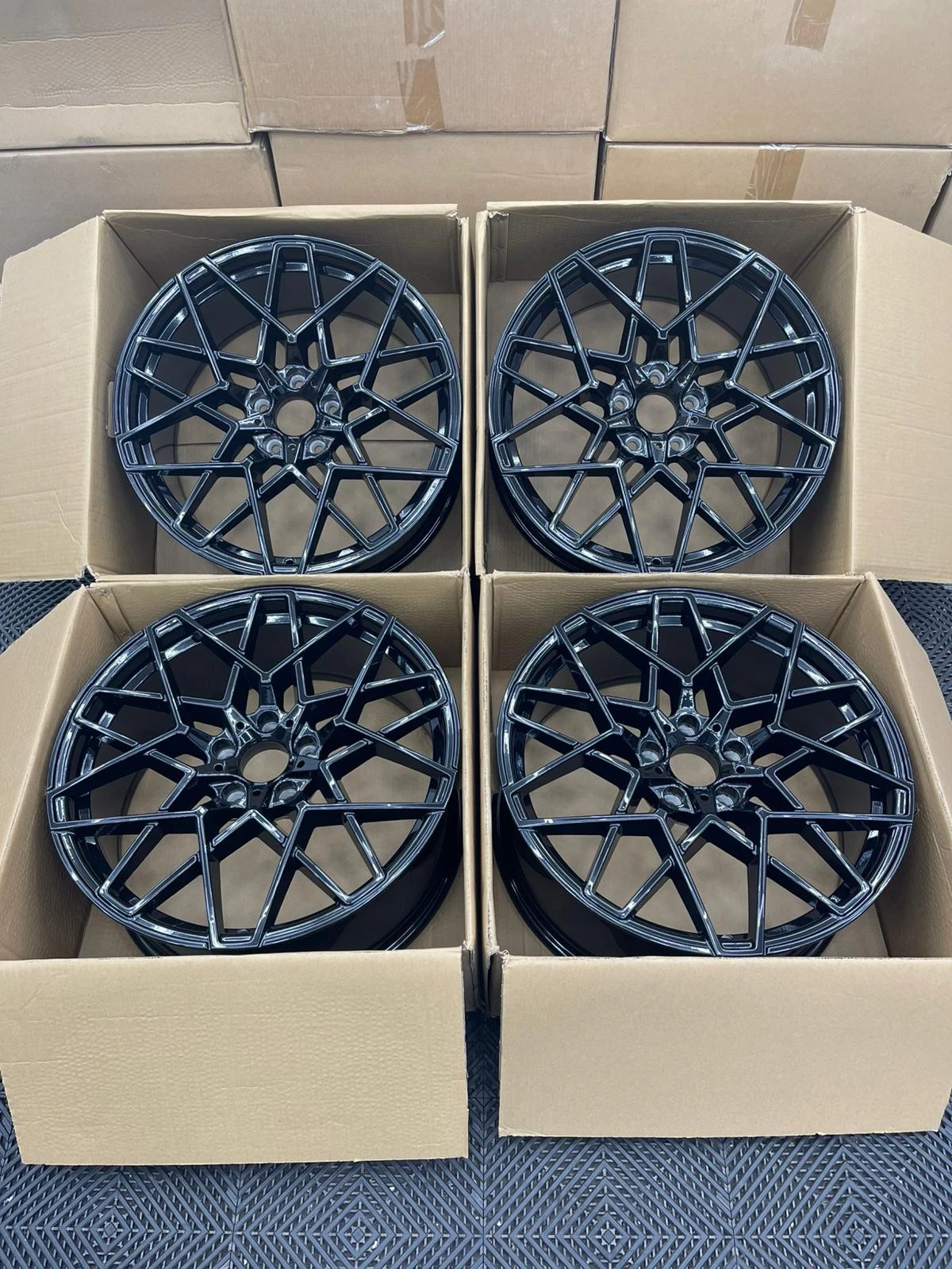 4├ù 20" 813M Style Alloys ÔÇö Gloss Black 5├ù120 ÔÇö Fits BMW G Series - Image 3