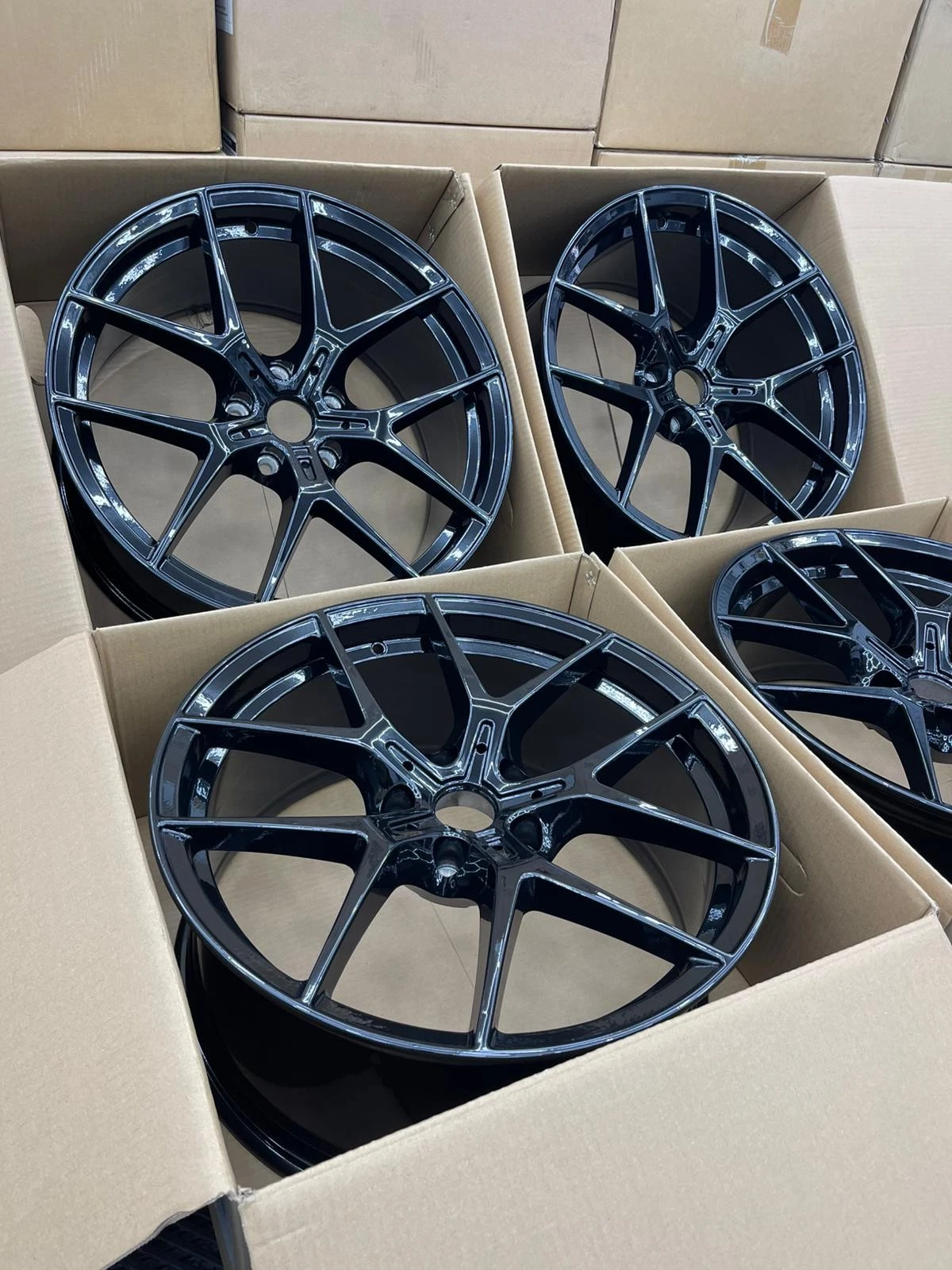 4├ù 19" 554M Style Alloys ÔÇö Gloss Black 5├ù120 ÔÇö Fits BMW F Series - Image 2