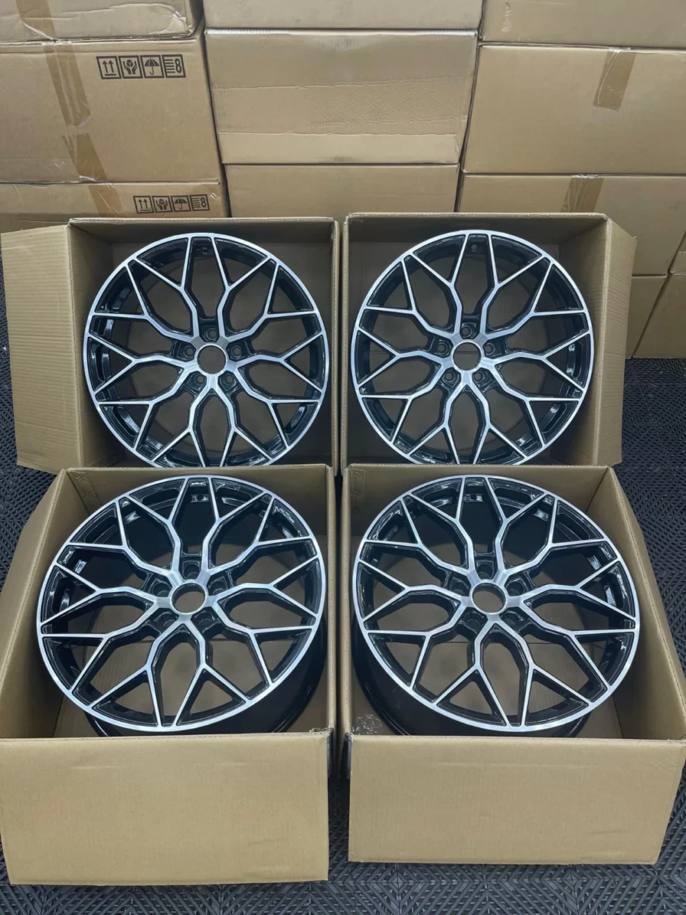 4× 19" Vossen Style Alloys - Gloss Black