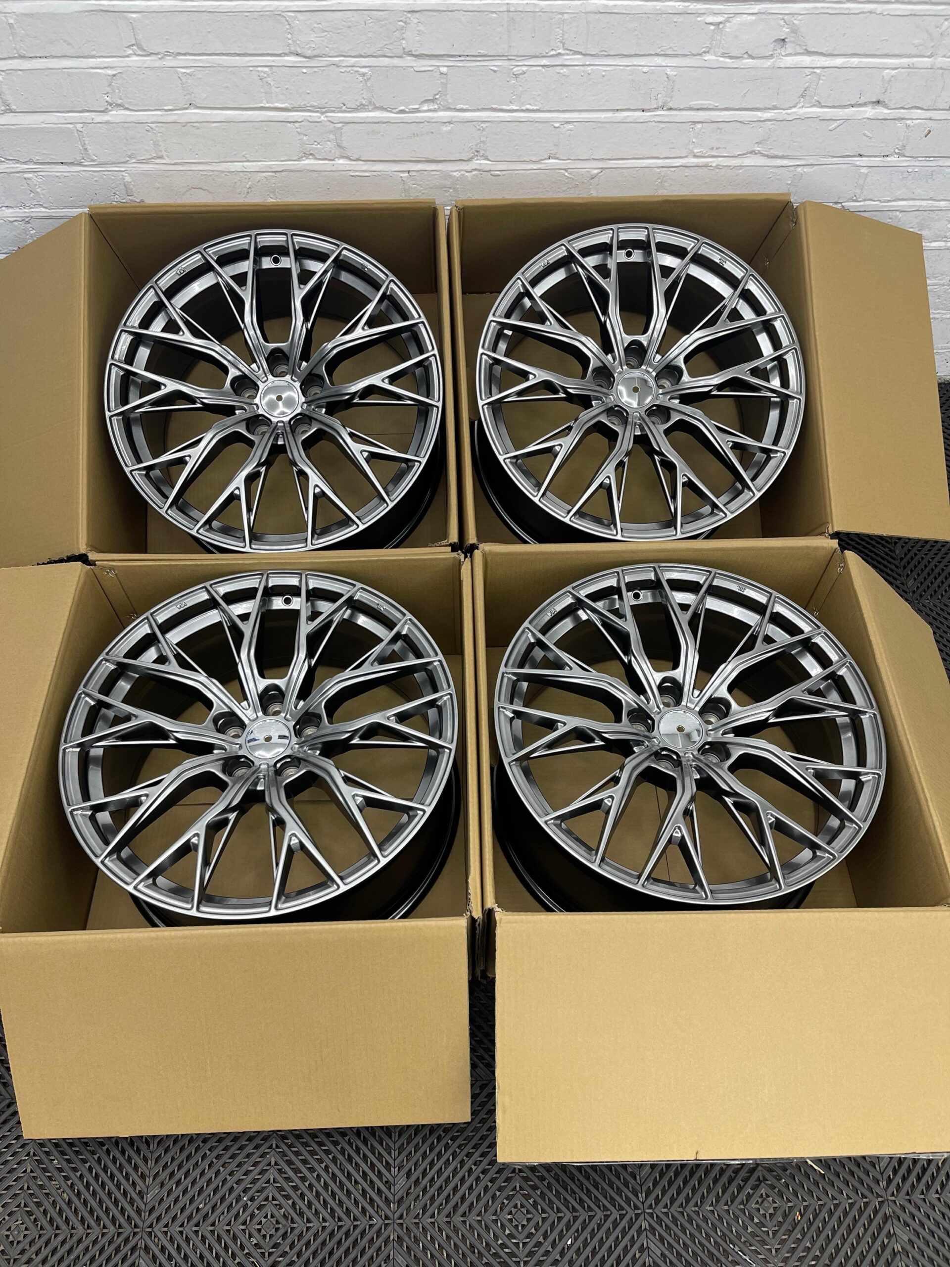 4├ù 19" Vossen Style Alloys ÔÇö Hyper Black ÔÇö Fits Audi & VW