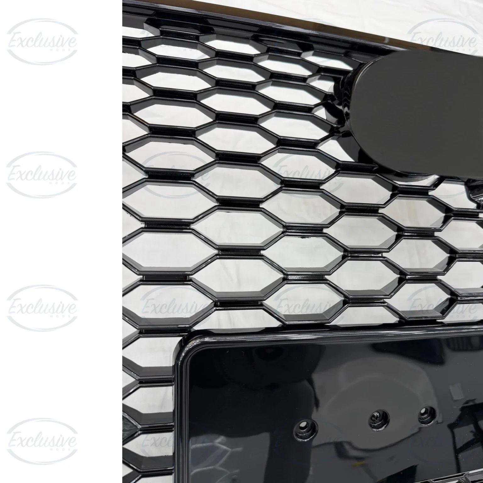Gloss Black Honeycomb Mesh Grille - Fits Audi Q7/SQ7 4M (2016-2019)