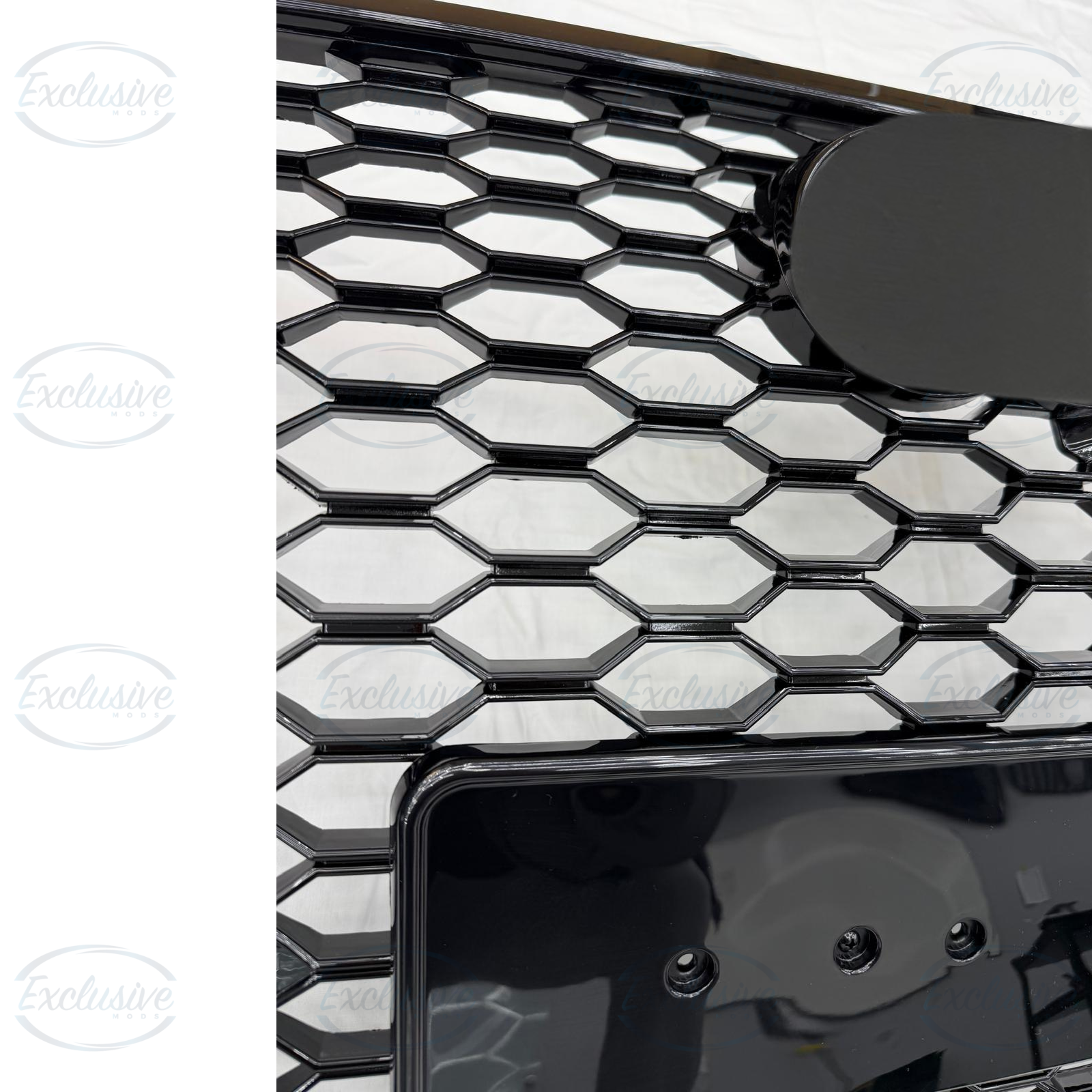 Audi Q7/SQ7 4M (2016-2019) ÔÇö Gloss Black Honeycomb Mesh Grille - Image 3