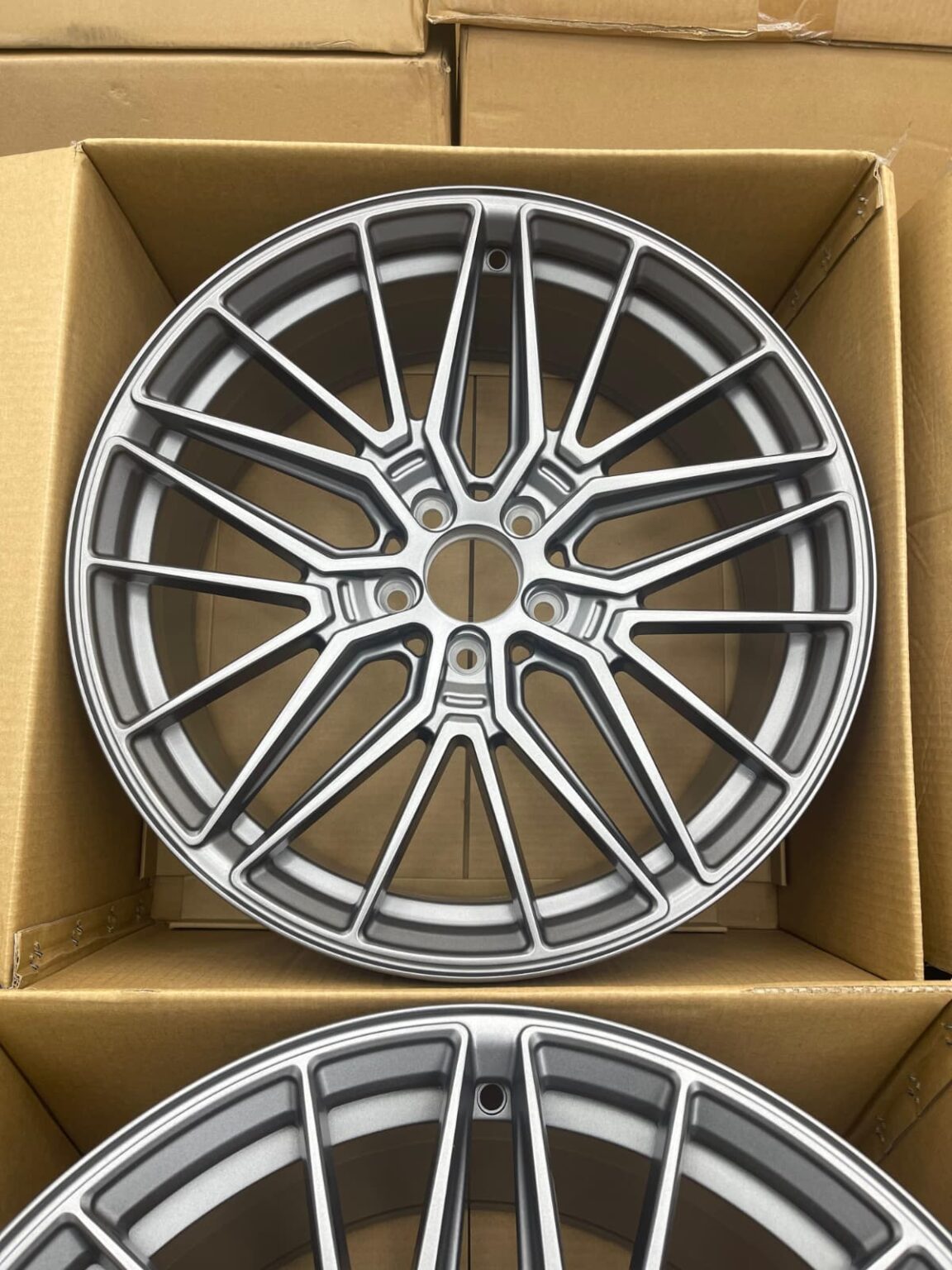 Set of four 19-inch multi-spoke-style alloy wheels in satin grey for Audi and VW