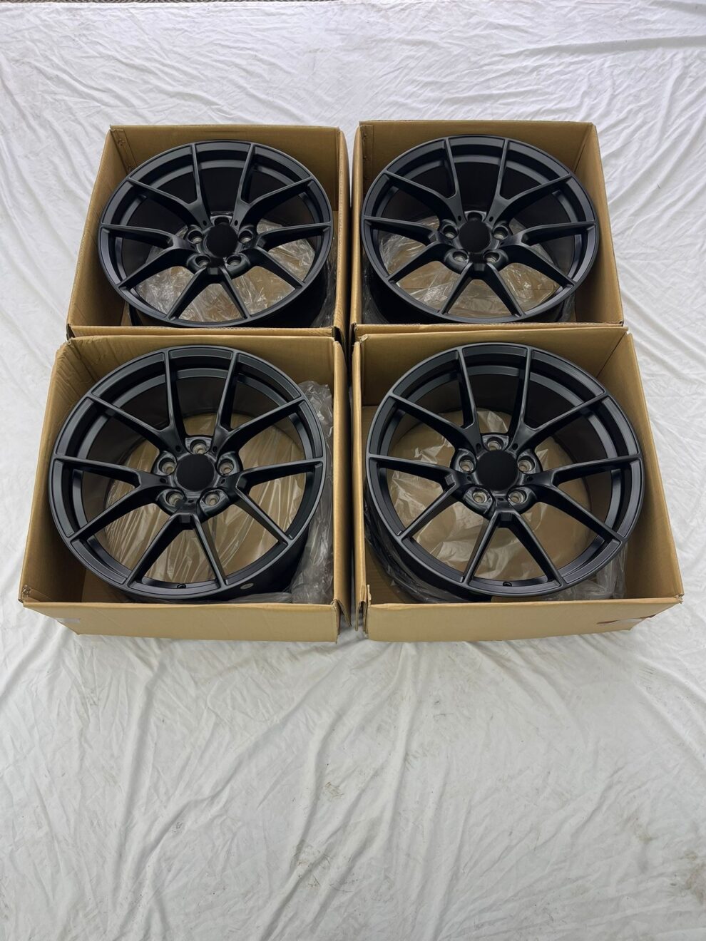 Set of four 20-inch 763M-style alloy wheels in satin black for BMW